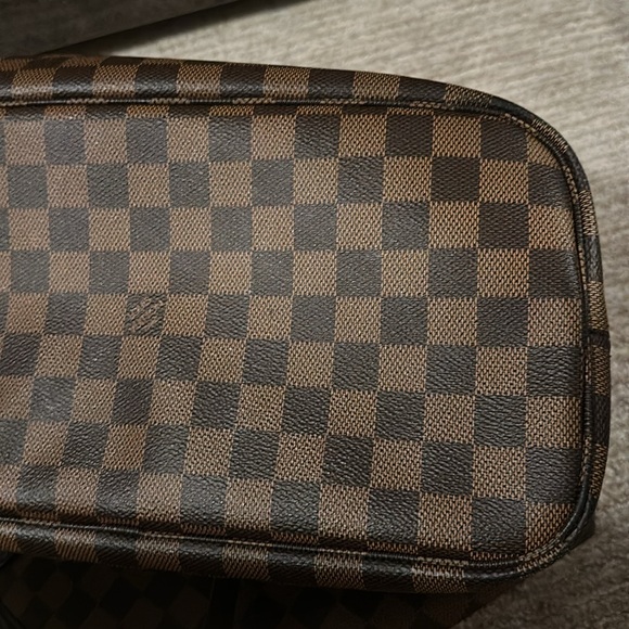 Authentic Louis Vuitton Neverfull MM in Damier Enene - Picture 6 of 12